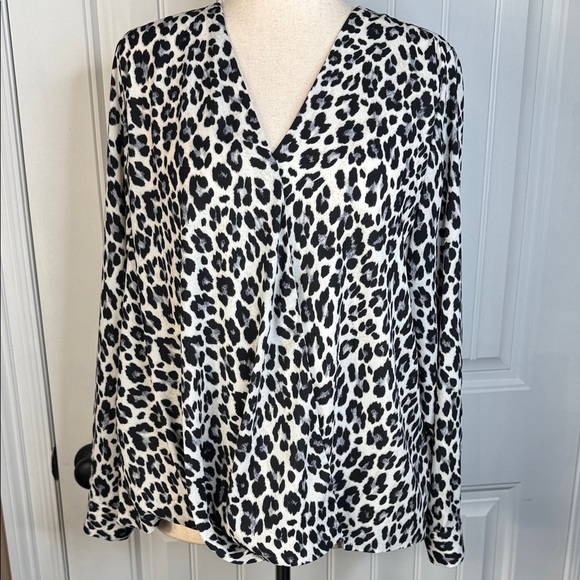 Vince Camuto – Animal Print Long Sleeve faux wrap Surplice Blouse – XL NWT - Picture 7 of 13